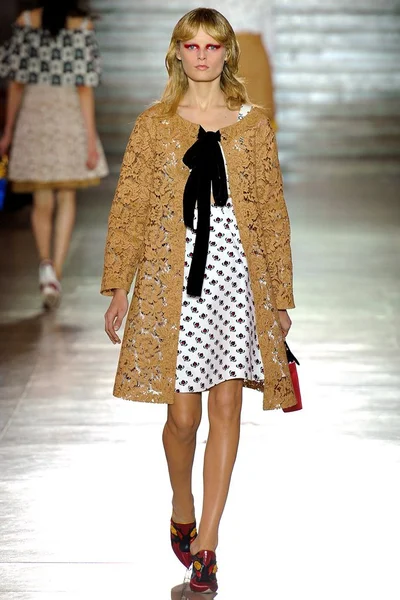 Look 26